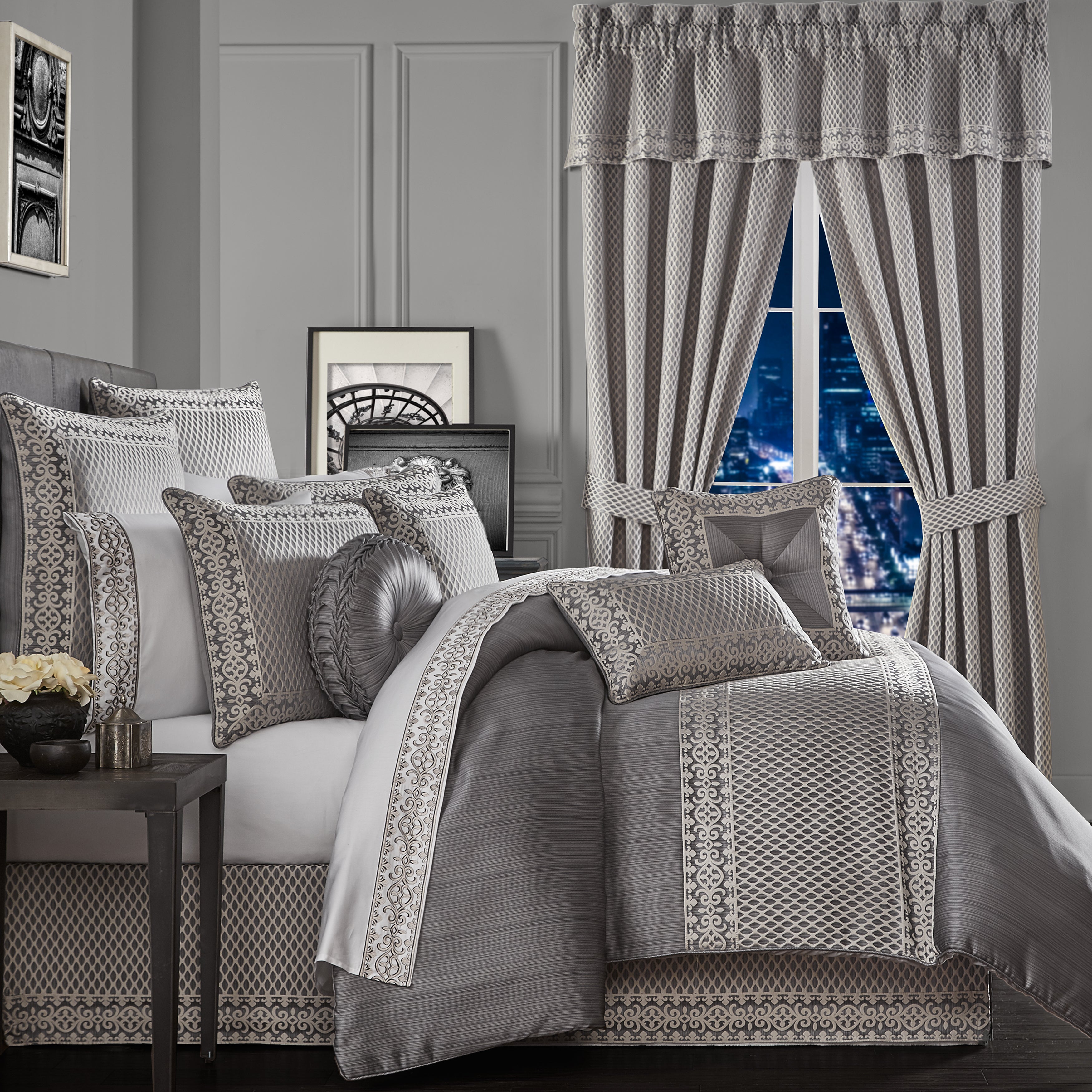 Houston Charcoal 4-Piece Comforter Set By J Queen Comforter Sets By J. Queen New York