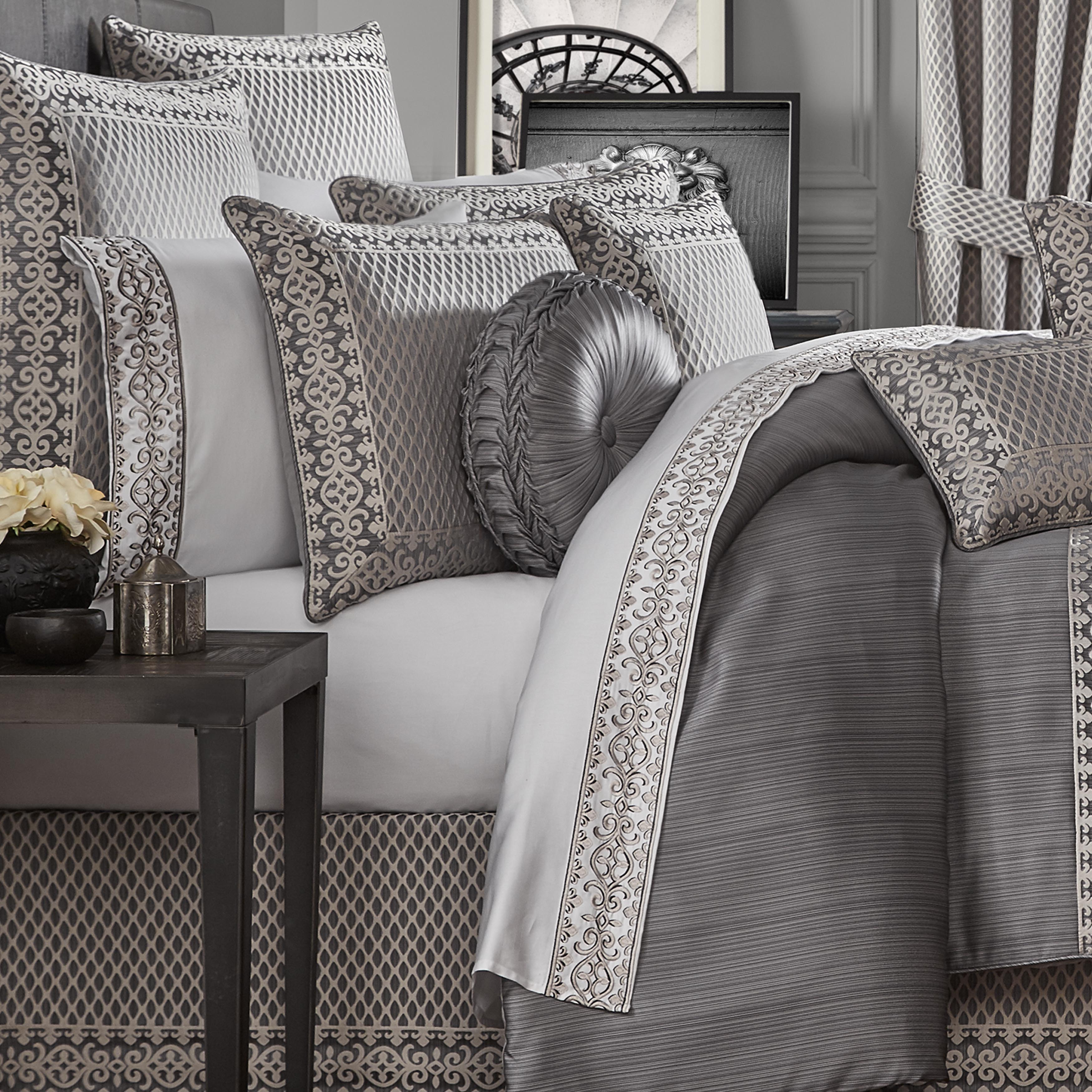 Houston Charcoal 4-Piece Comforter Set By J Queen Comforter Sets By J. Queen New York