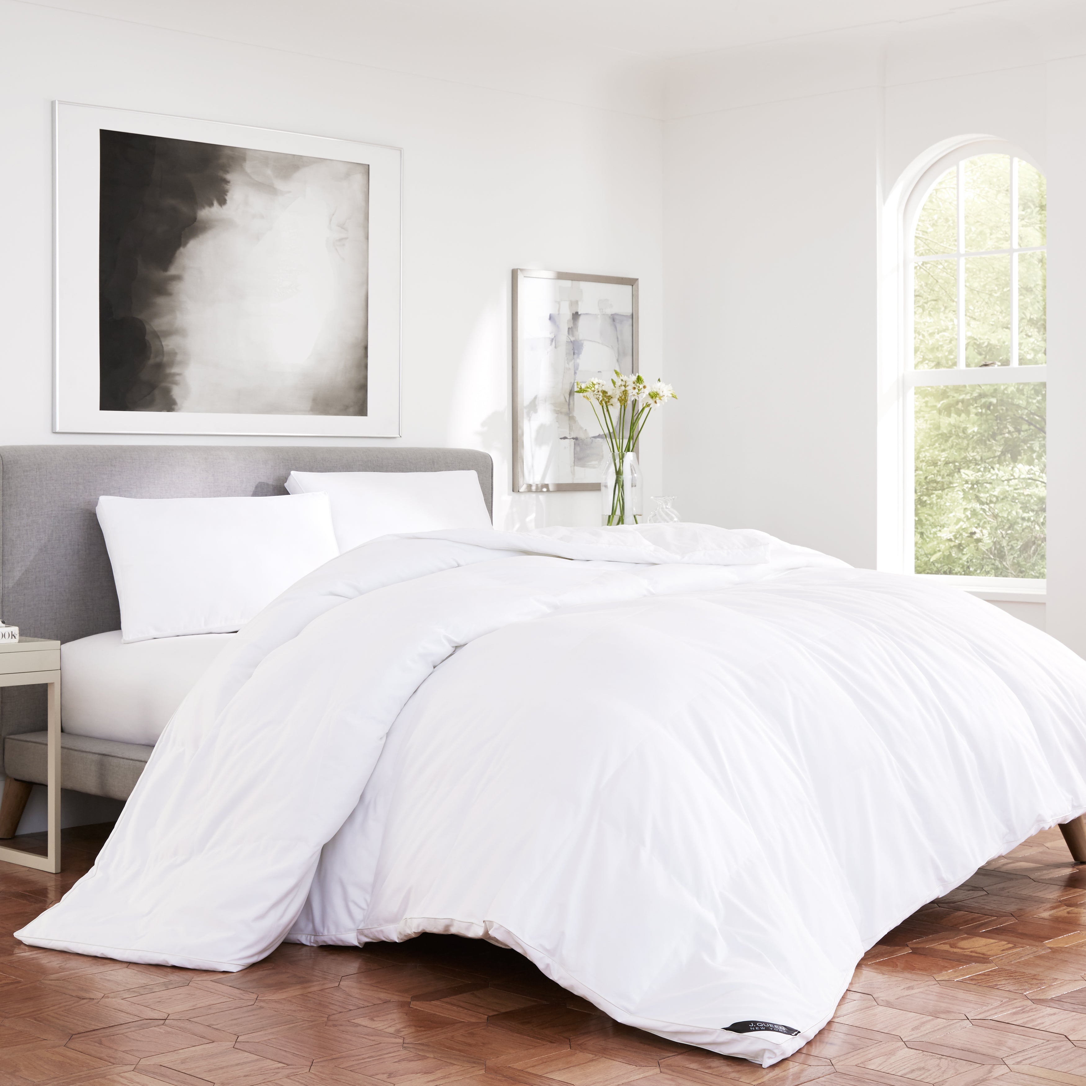 Regency 300 White Down Alternative Comforter By J Queen Duvet Insert By J. Queen New York