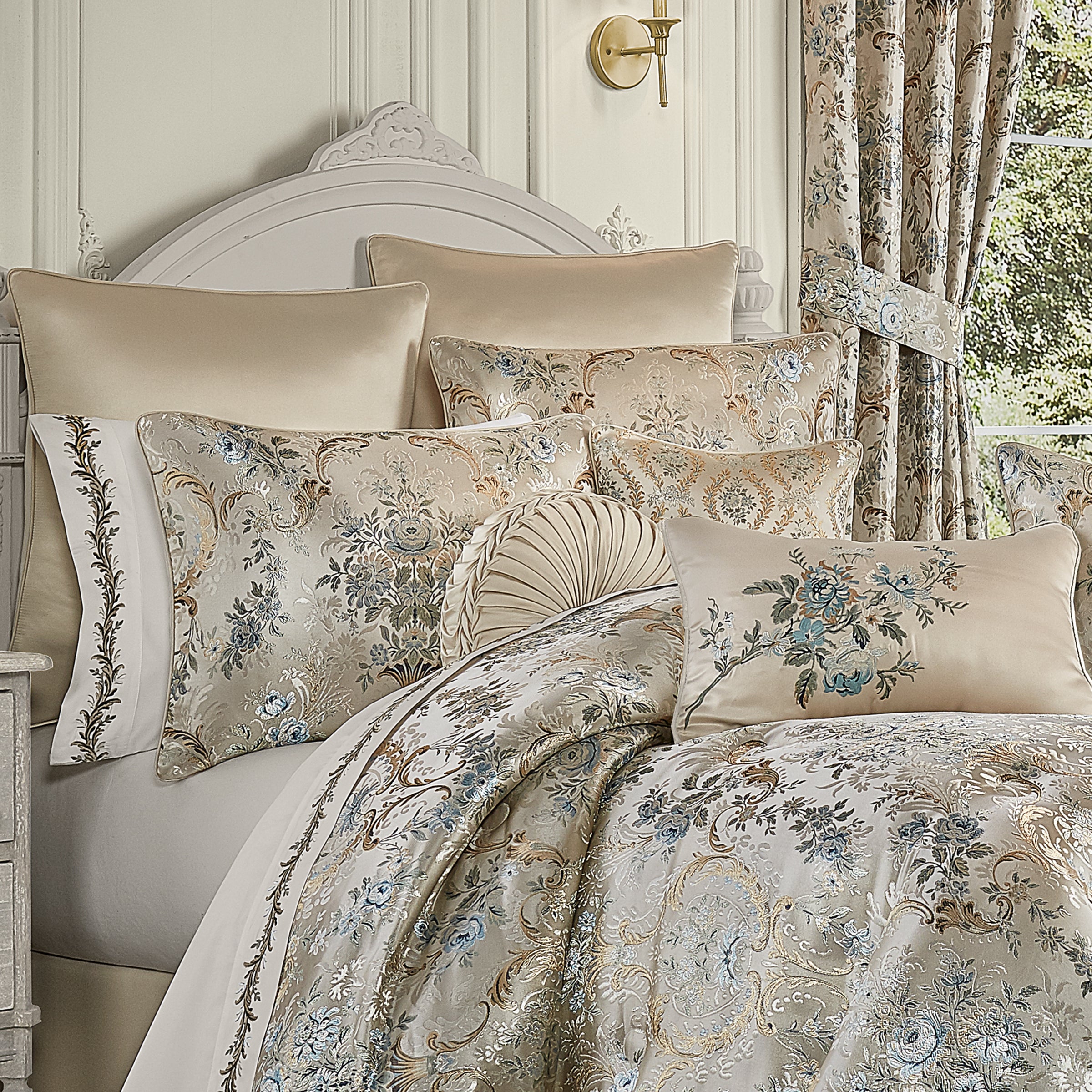 Jacqueline Teal 4-Piece Comforter Set By J Queen Comforter Sets By J. Queen New York