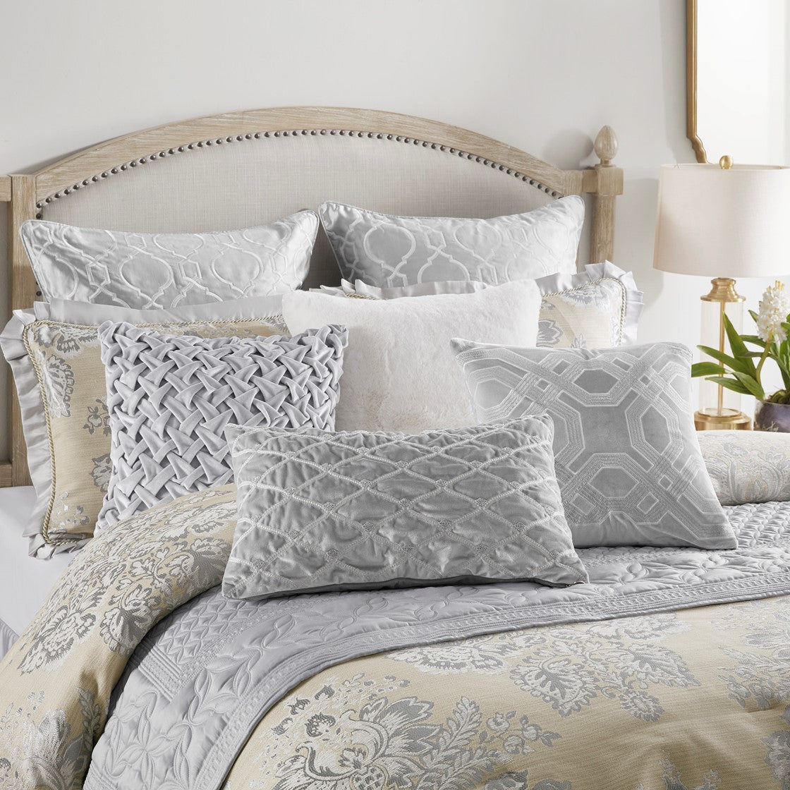 Loretta Linen 4-Piece Comforter Set Comforter Sets By Croscill Home LLC