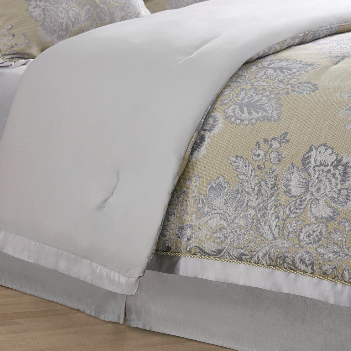 Loretta Linen 4-Piece Comforter Set Comforter Sets By Croscill Home LLC