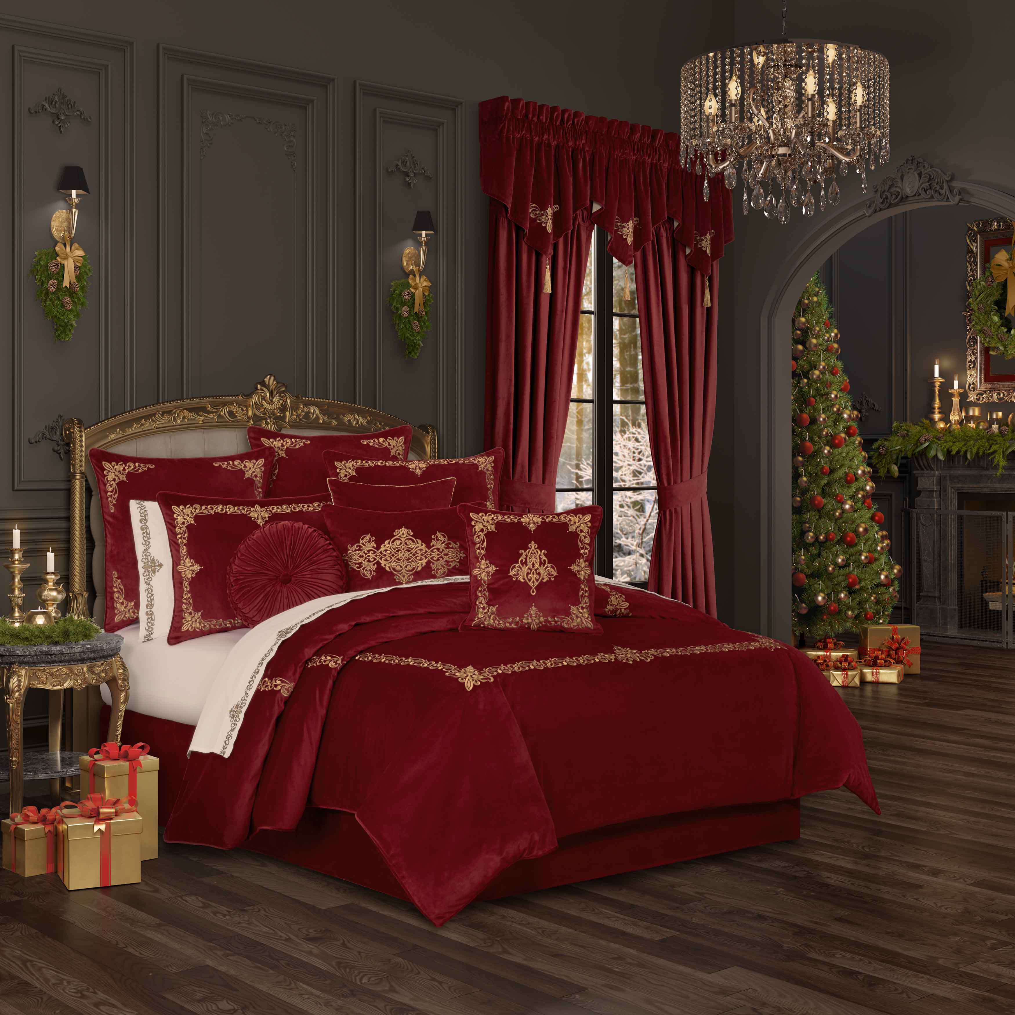 Noelle Crimson 3-Piece Duvet Cover Set Duvet Covers By J. Queen New York