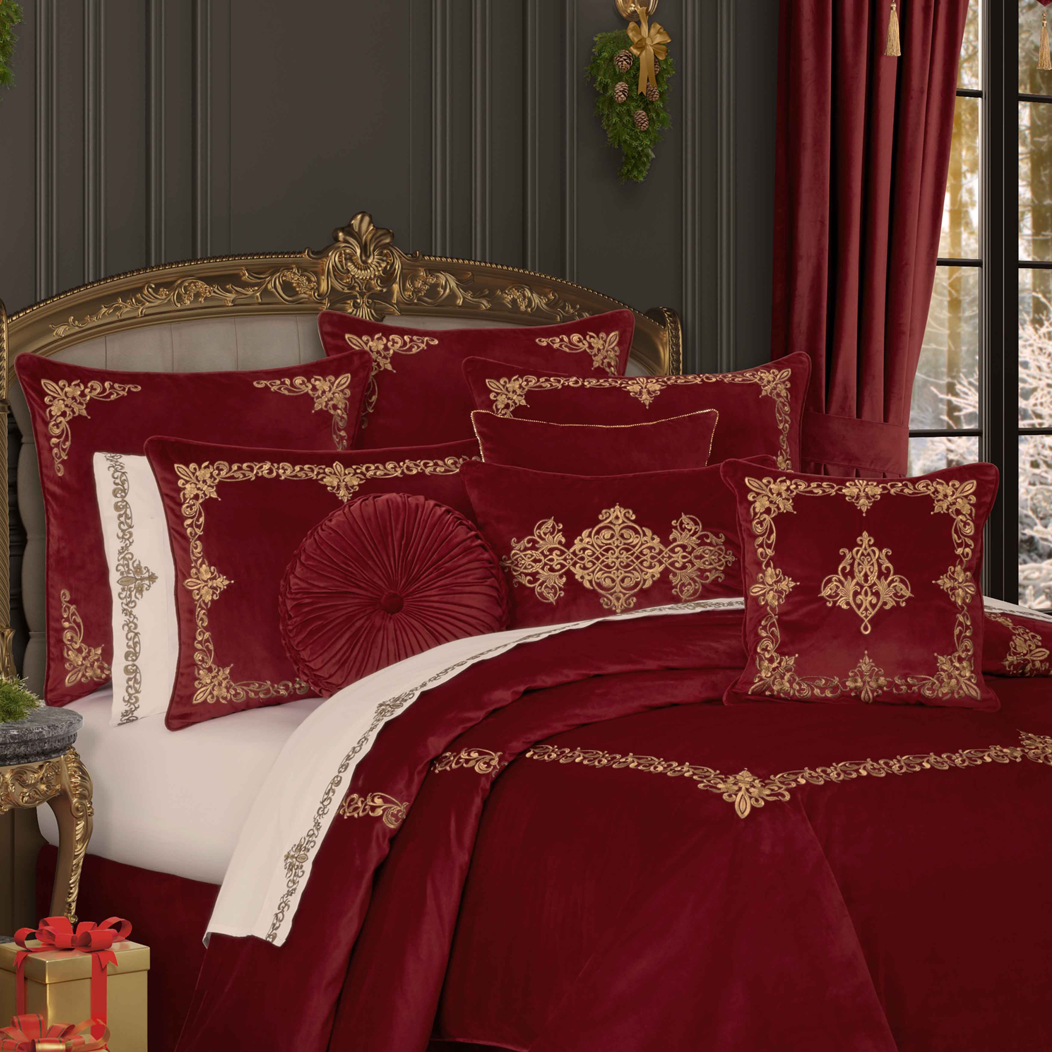 Noelle Crimson 3-Piece Duvet Cover Set Duvet Covers By J. Queen New York