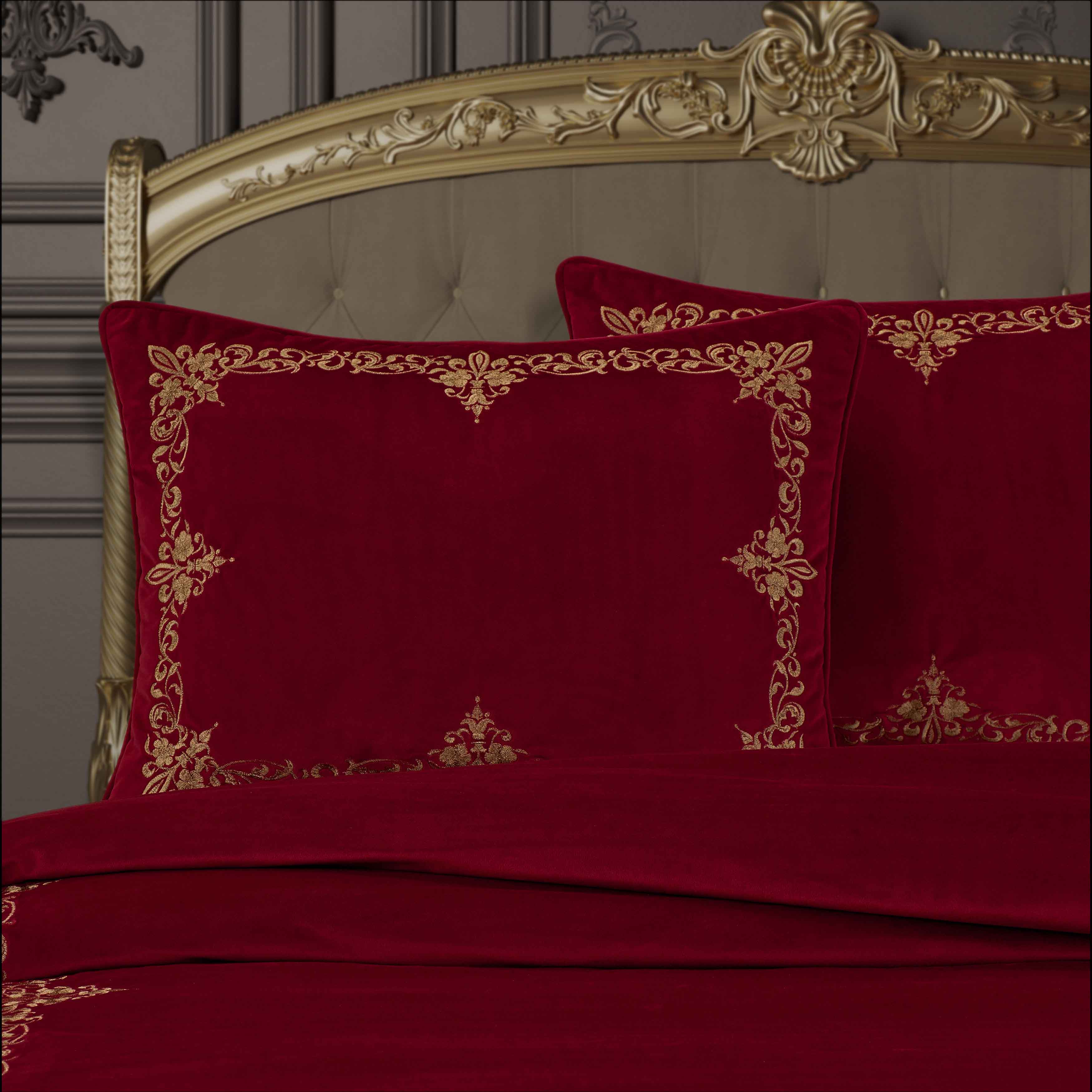 Noelle Crimson 3-Piece Duvet Cover Set Duvet Covers By J. Queen New York