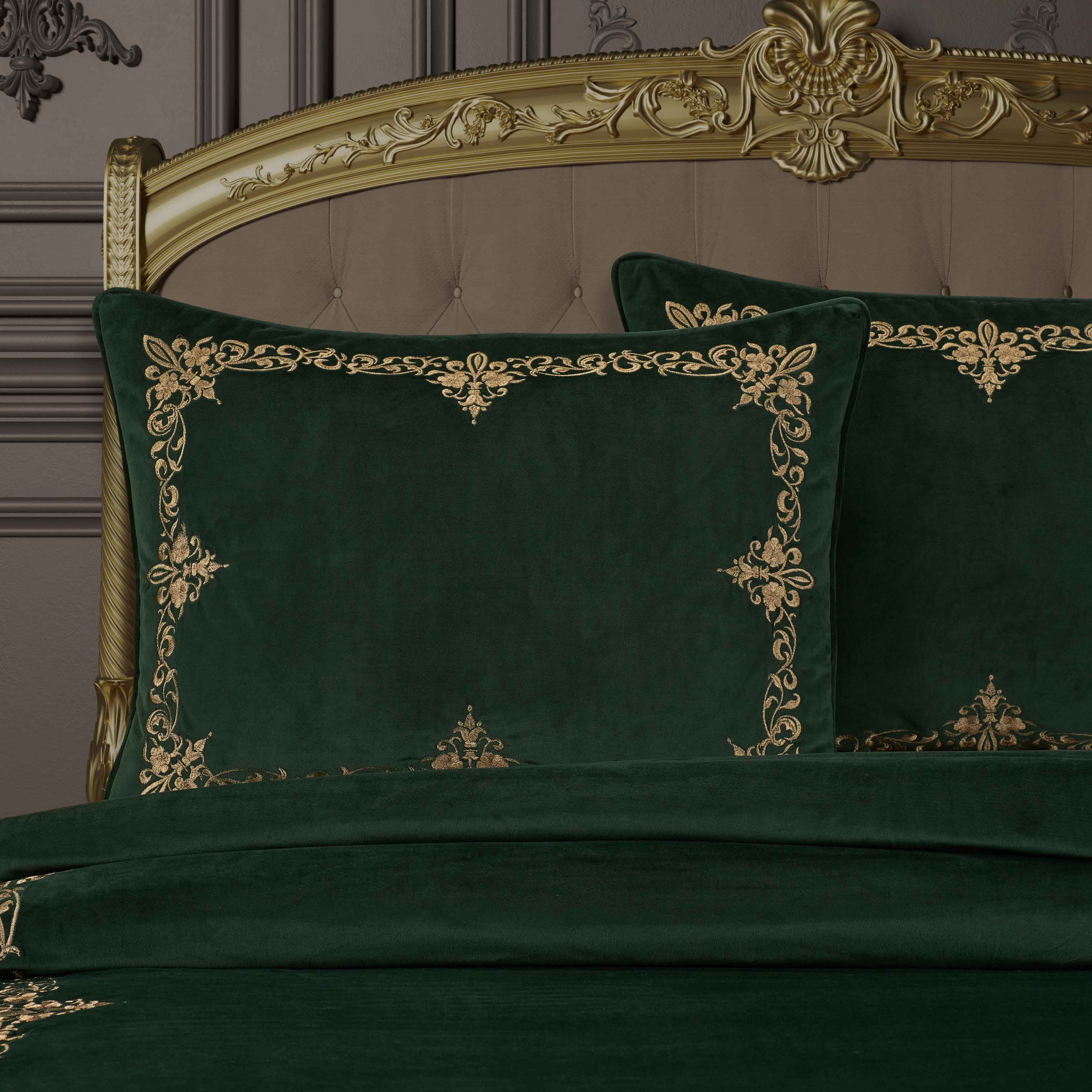 Noelle Evergreen 3-Piece Duvet Cover Set Duvet Covers By J. Queen New York