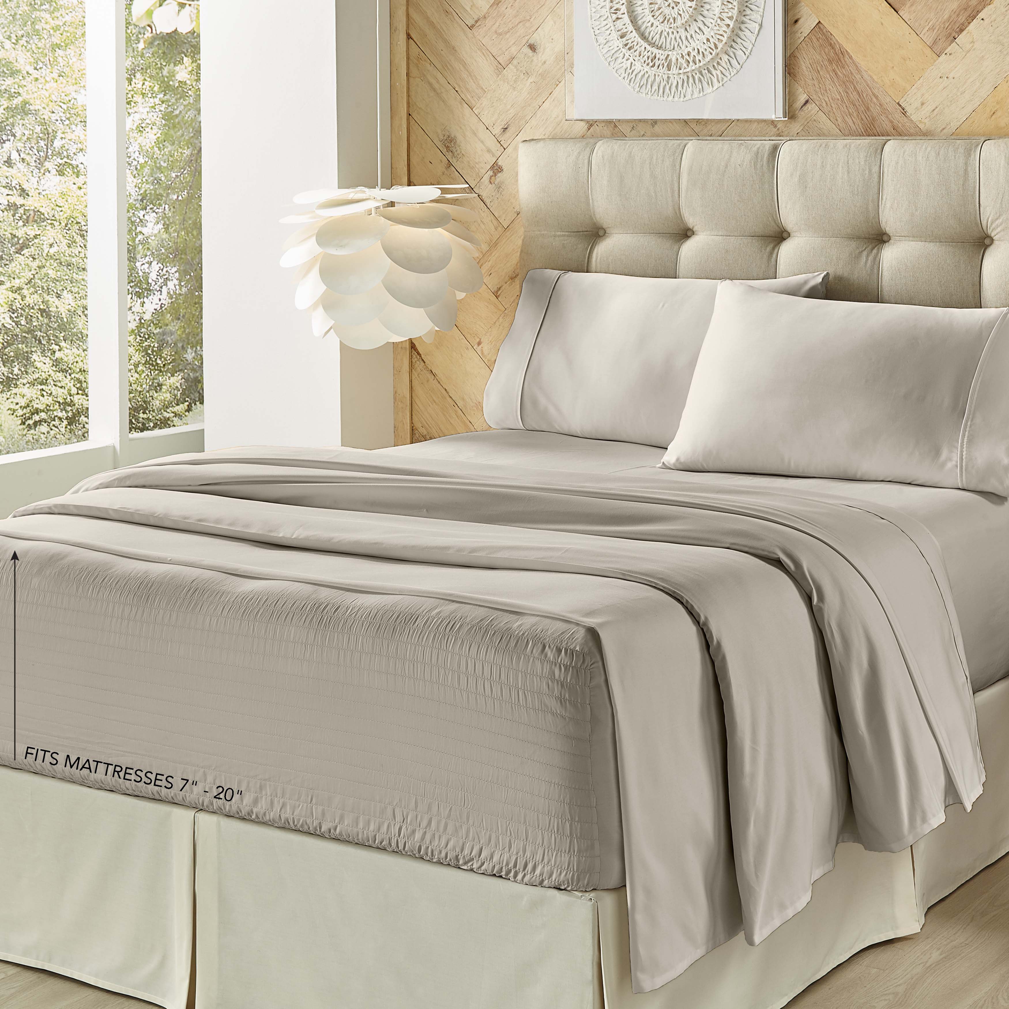 Royal Fit 500 Thread Count Adjustable 4-Piece Sheet Set By J Queen Sheet Set By J. Queen New York