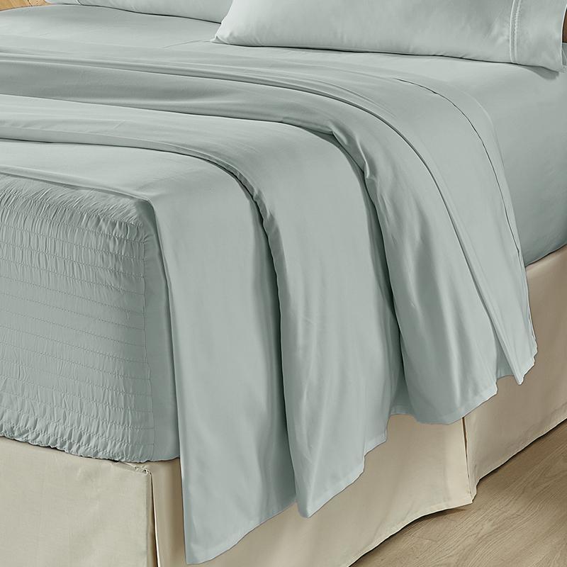 Royal Fit 300 Thread Count 4-Piece Sheet Set By J Queen Sheet Set By J. Queen New York