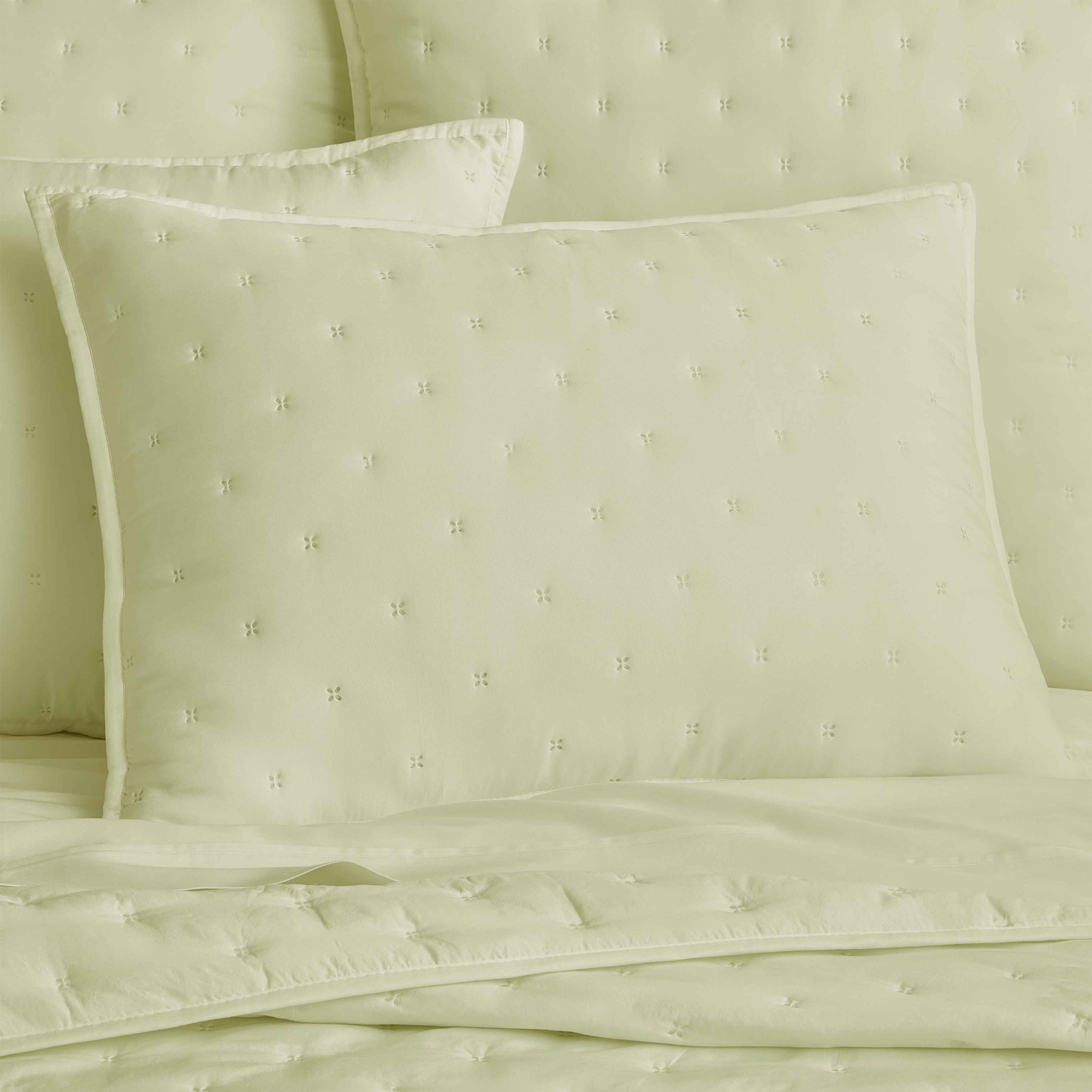 Vesper Green 3-Piece Quilt Set By J Queen Quilt Sets By J. Queen New York