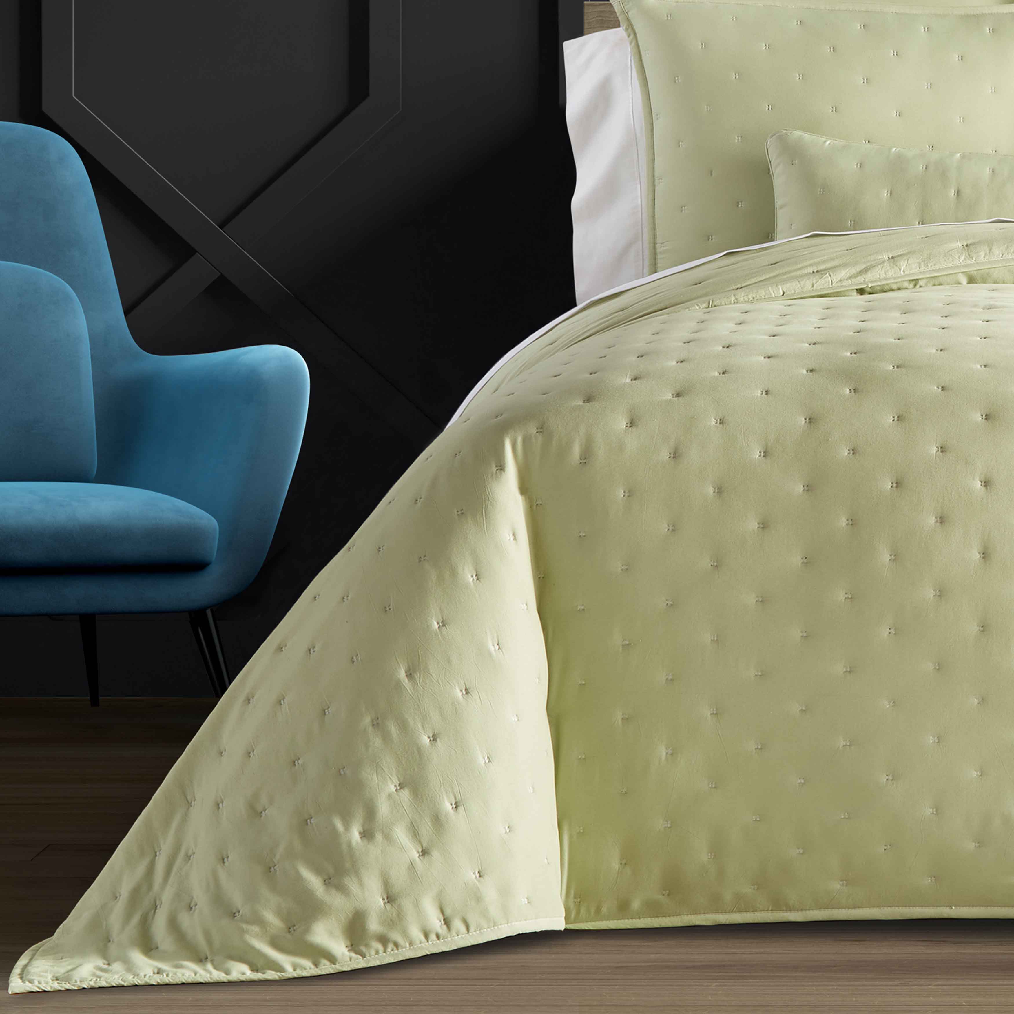 Vesper Green 3-Piece Quilt Set By J Queen Quilt Sets By J. Queen New York