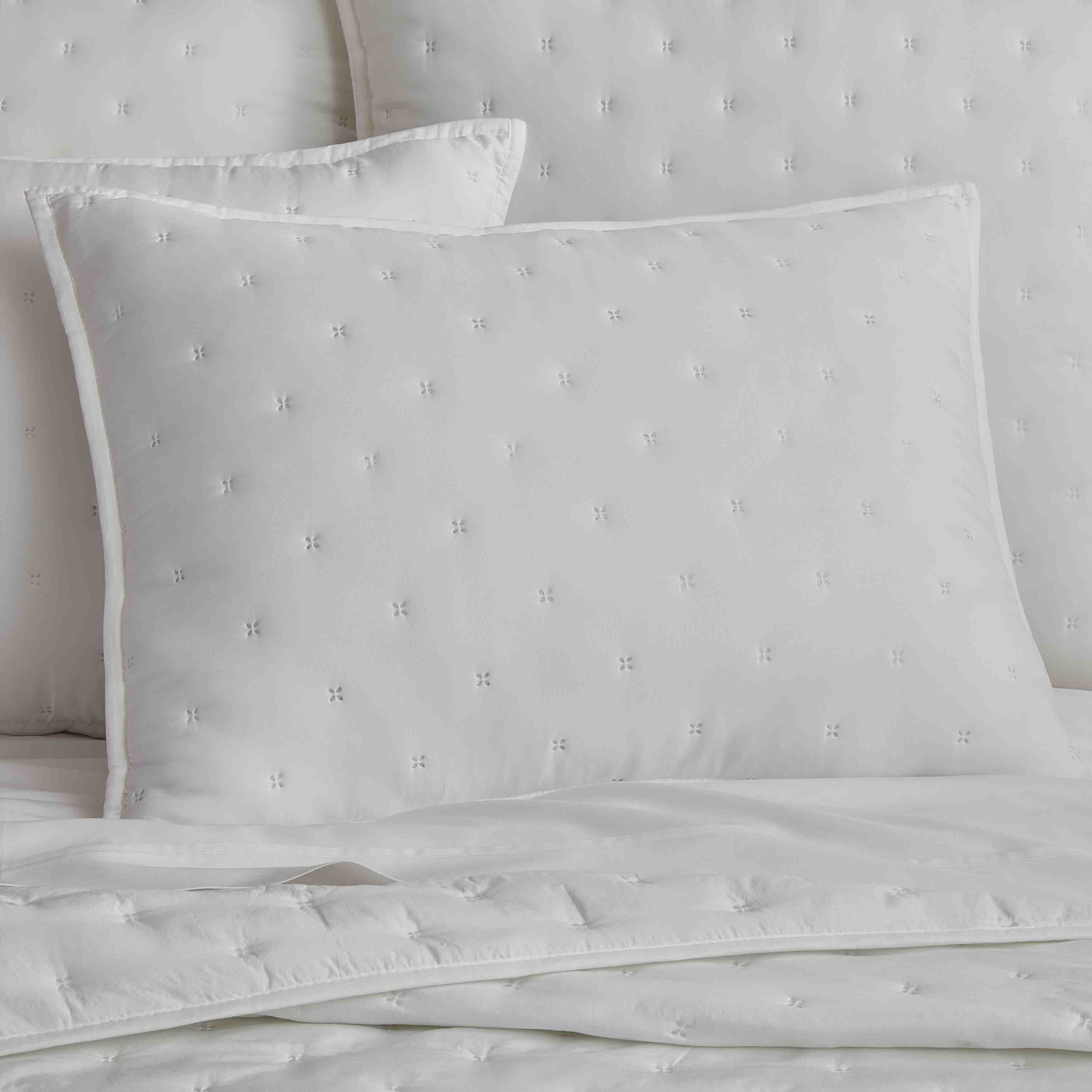 Vesper White 3-Piece Quilt Set By J Queen Quilt Sets By J. Queen New York
