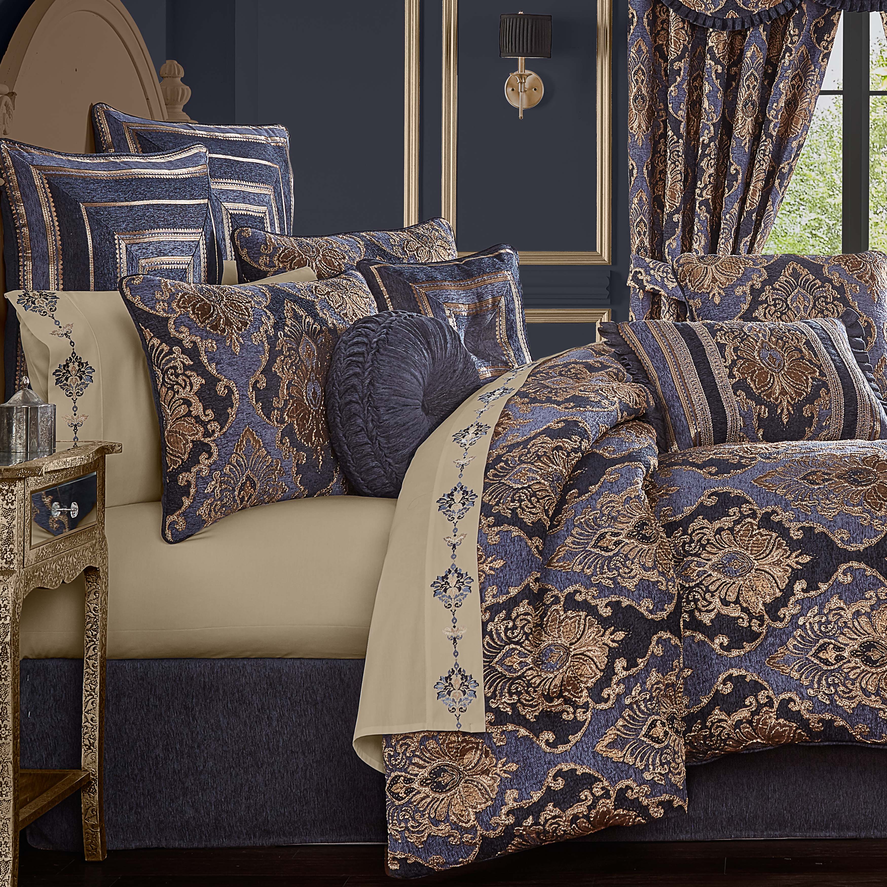 Woodstock Indigo 4-Piece Comforter Set By J Queen Comforter Sets By J. Queen New York